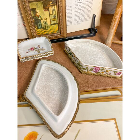 Elegant Floral Vanity Dish- Vintage Charm - Picture 3 of 3